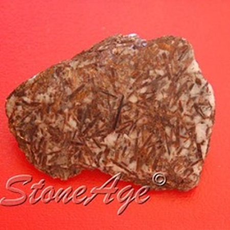 אסטרופילייט גולמית, מהאתר של החנות סטונאייג'  www.stoneage.co.il צילום: שני תודר photo: Shani Toder